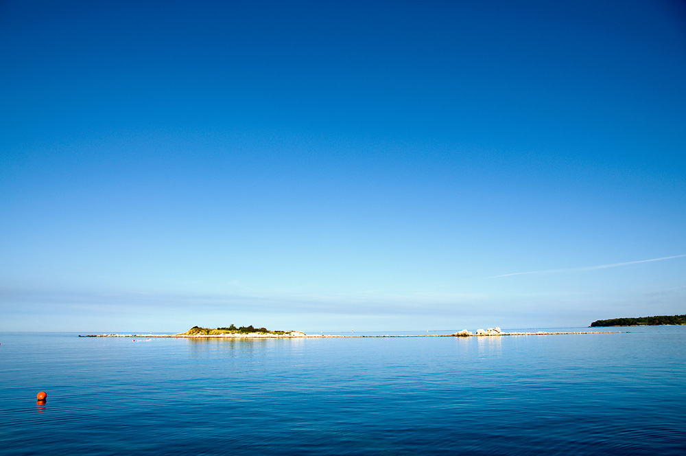 Blue and an isle